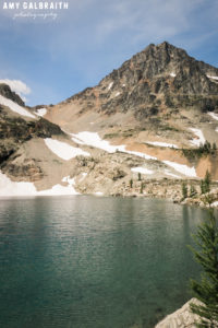 wing lake and black peak in the north cascades