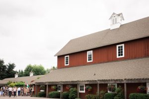 pickering barn wedding in issaquah washington