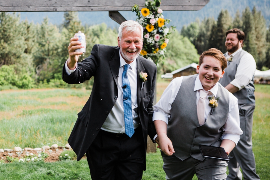 Mountain Wedding Photography by Amy Galbraith at the Brown Family Homestead in Leavenworth, Washington