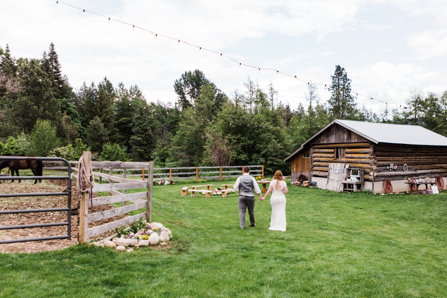 Mountain Wedding Photography by Amy Galbraith at the Brown Family Homestead in Leavenworth, Washington