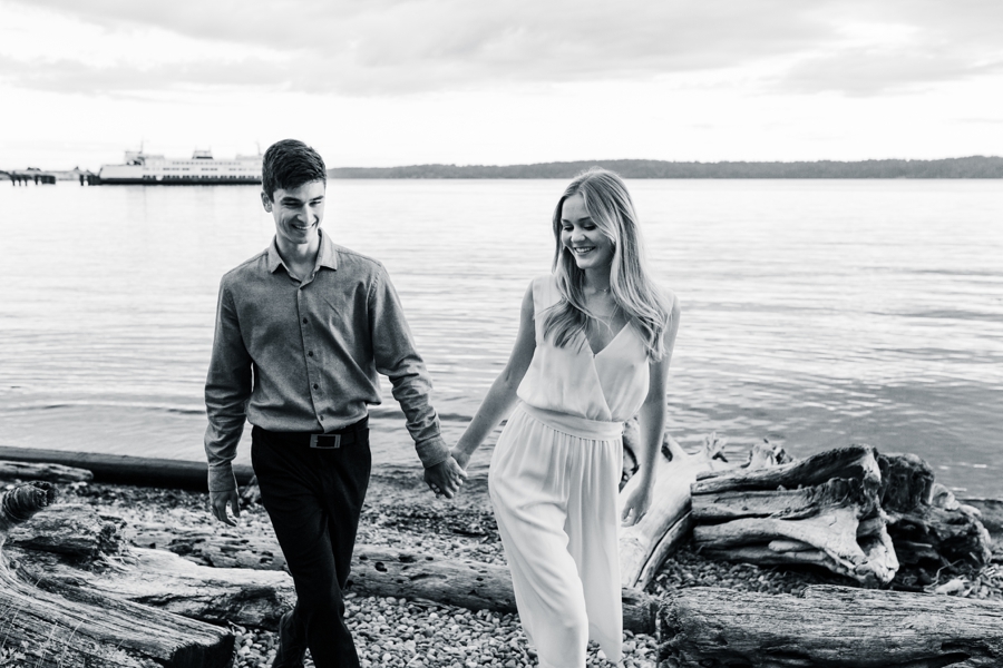 Lincoln Park Engagement Photos in West Seattle by Seattle Engagement Photographer Amy Galbraith