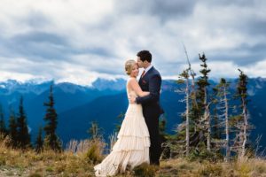 Pacific Northwest Fall Wedding at Crystal Mountain - Photography by Lucas Mobley
