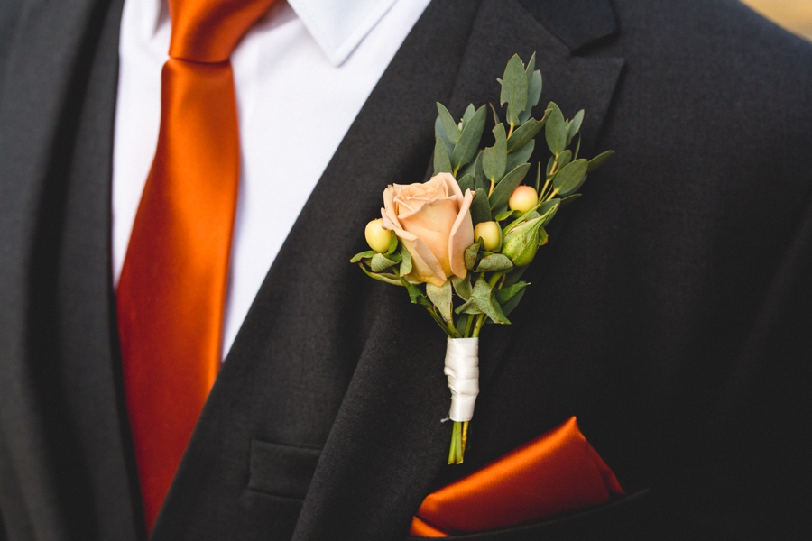 Pacific Northwest Fall Wedding at Crystal Mountain - Photography by Lucas Mobley - Orange Groom's Tie