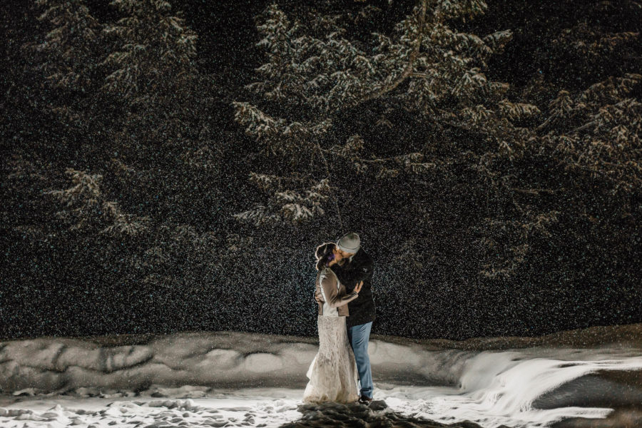 Leavenworth Winter Wedding at Pine River Ranch by Outdoor Wedding Photographer Amy Galbraith