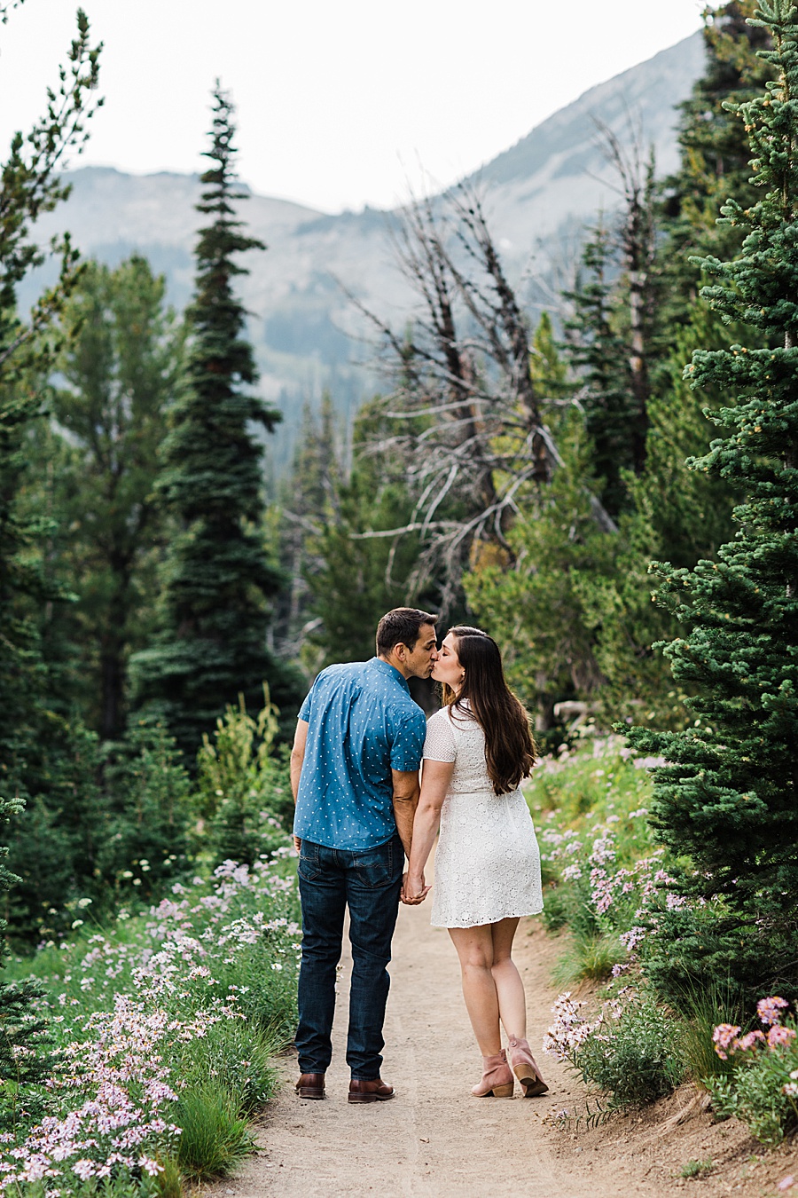 A couple hikes at Mt Rainier by adventure elopement photographer Amy Galbraith