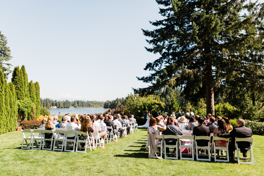Ceremony at Snohomish wedding venue Green Gates at Flowing Lake by Seattle wedding photographer Amy Galbraith