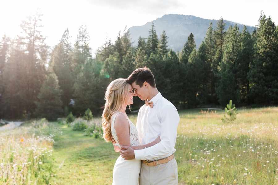 Summer Mountain Wedding in Leavenworth, Washington by Adventure Wedding Photographer Amy Galbraith