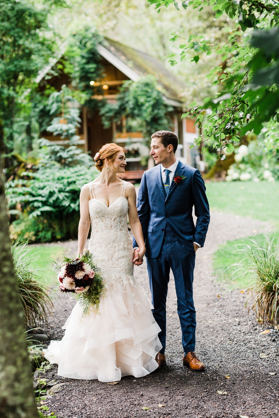 Maroni Meadows Wedding in Snohomish by Seattle wedding photographer Amy Galbraith