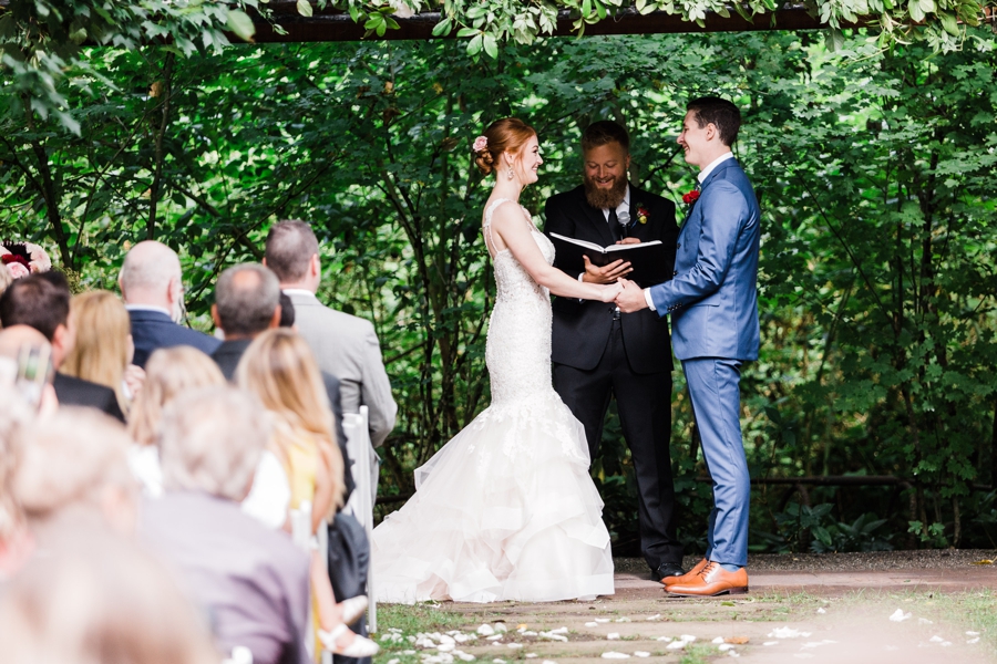 Maroni Meadows wedding ceremony captured by Seattle wedding photographer Amy Galbraith