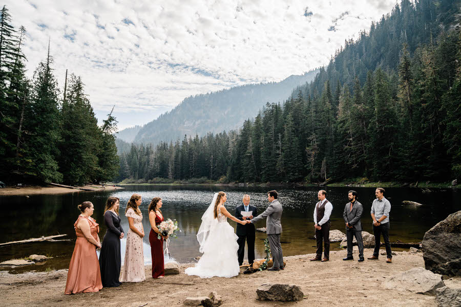 A hiking elopement ceremony next to an alpine lake in Washington