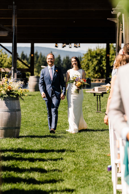 Relaxed Orchard Wedding in Hood River, Oregon | Amy Galbraith Blog